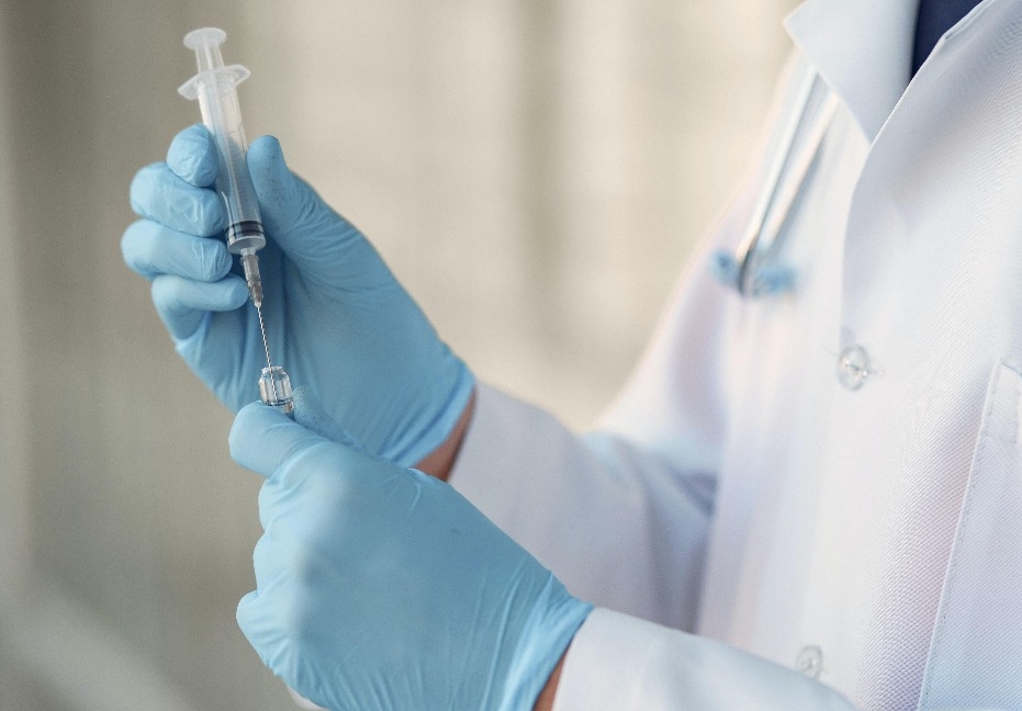 La Comisión Europea se abre a la revisión del artículo 106.1 del Reglamento (UE) 2019/6 tras el impulso de la veterinaria española