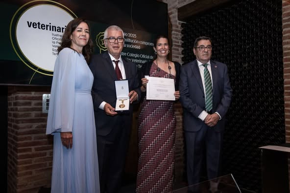 Premio otorgado al Ilustre Colegio Oficial de la Profesión Veterinaria de S/C de Tenerife
