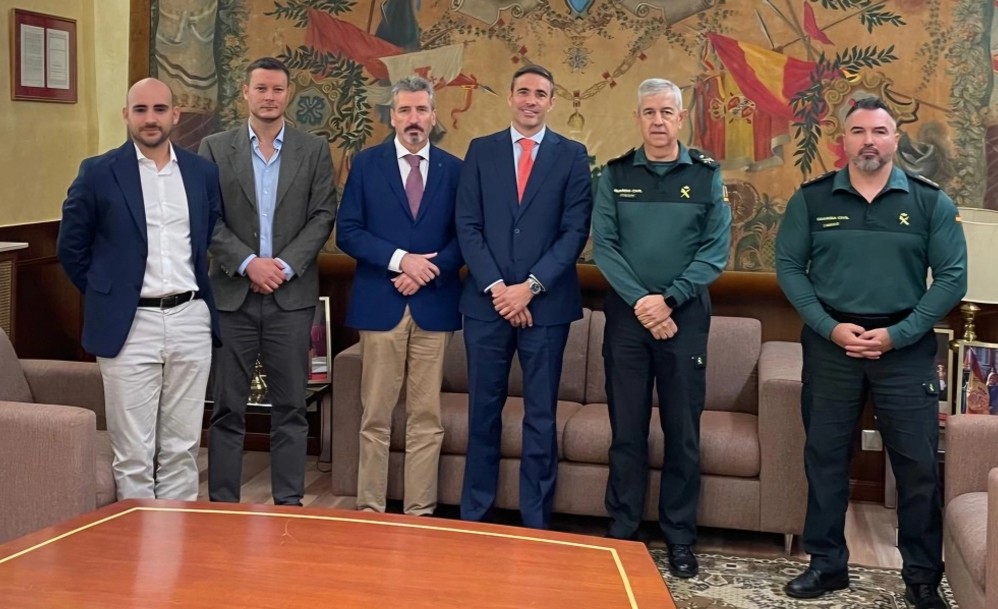 Veterinarios y Guardia Civil resaltan la importancia de estrechar la colaboración en la persecución del maltrato animal